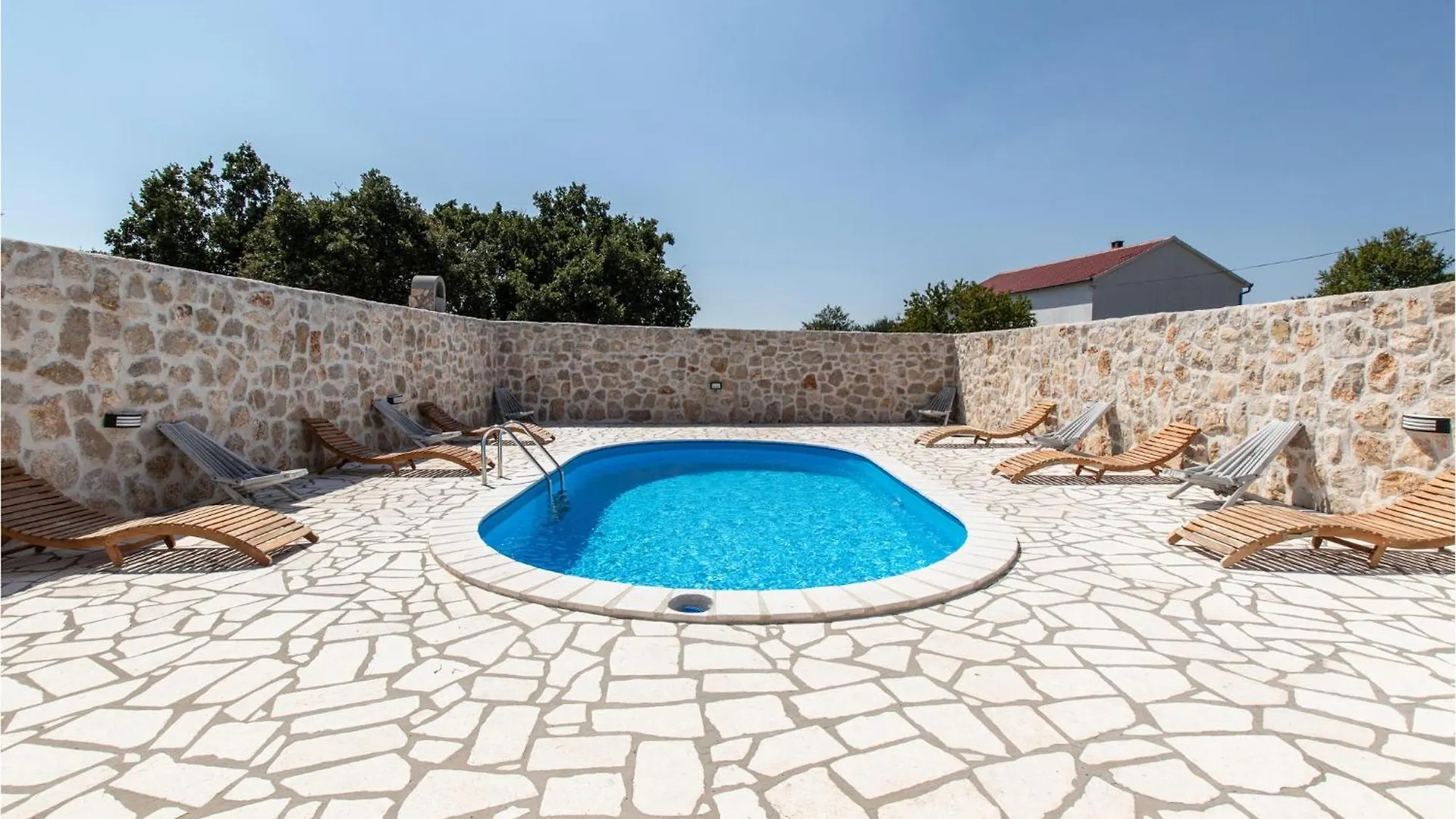 Holiday home Stunning Home In Podlug With Wifi